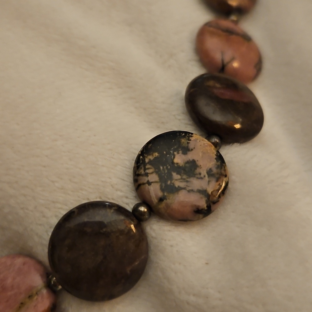 HANDMADE Pink Rhodonite Stone Circle Disc Beaded Necklace - Picture 3 of 6